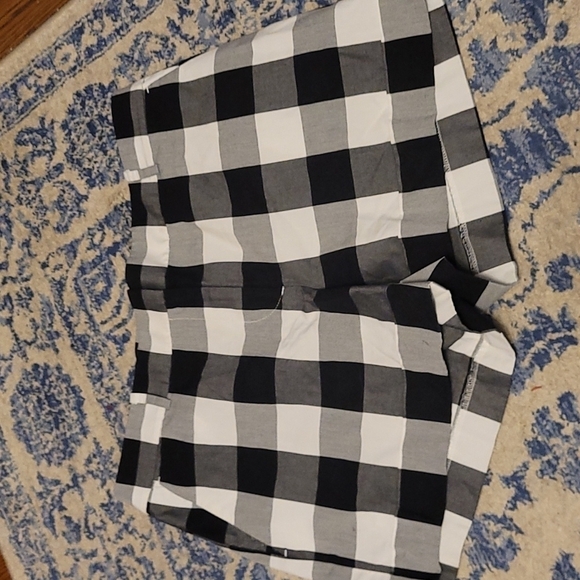 LOFT Pants - Loft sz 6 black white gingham shorts WS41